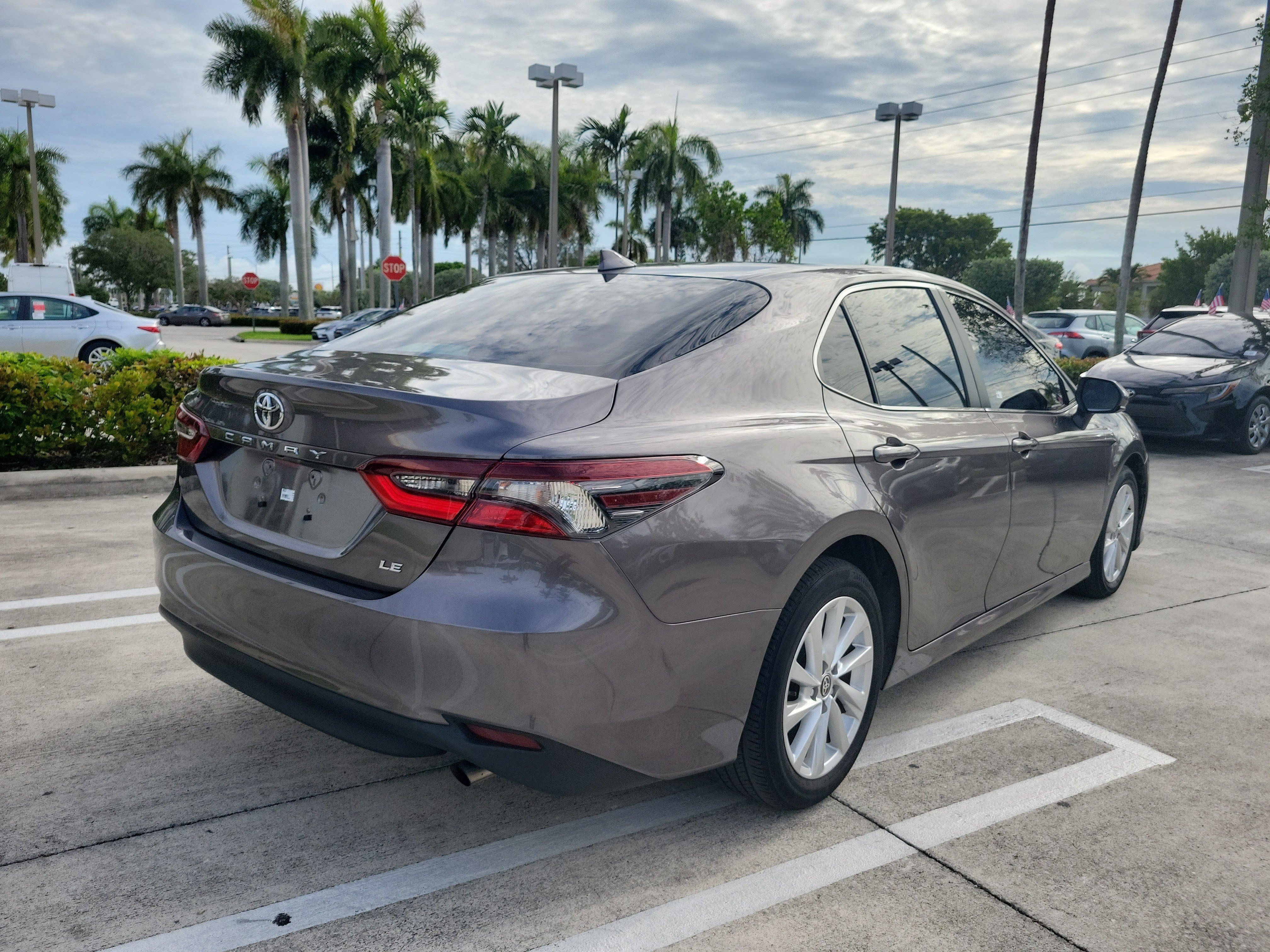Used 2023 Toyota Camry LE FWD image 7