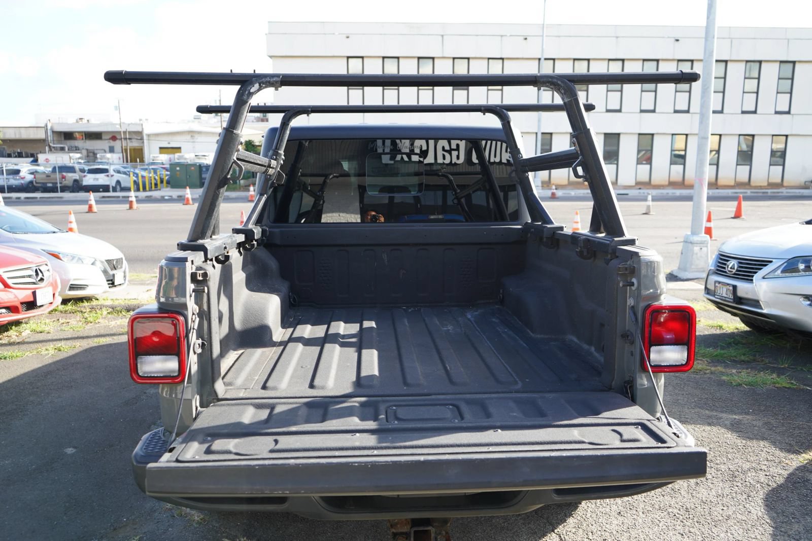 Used 2021 Jeep Gladiator Sport AWD/4WD image 25