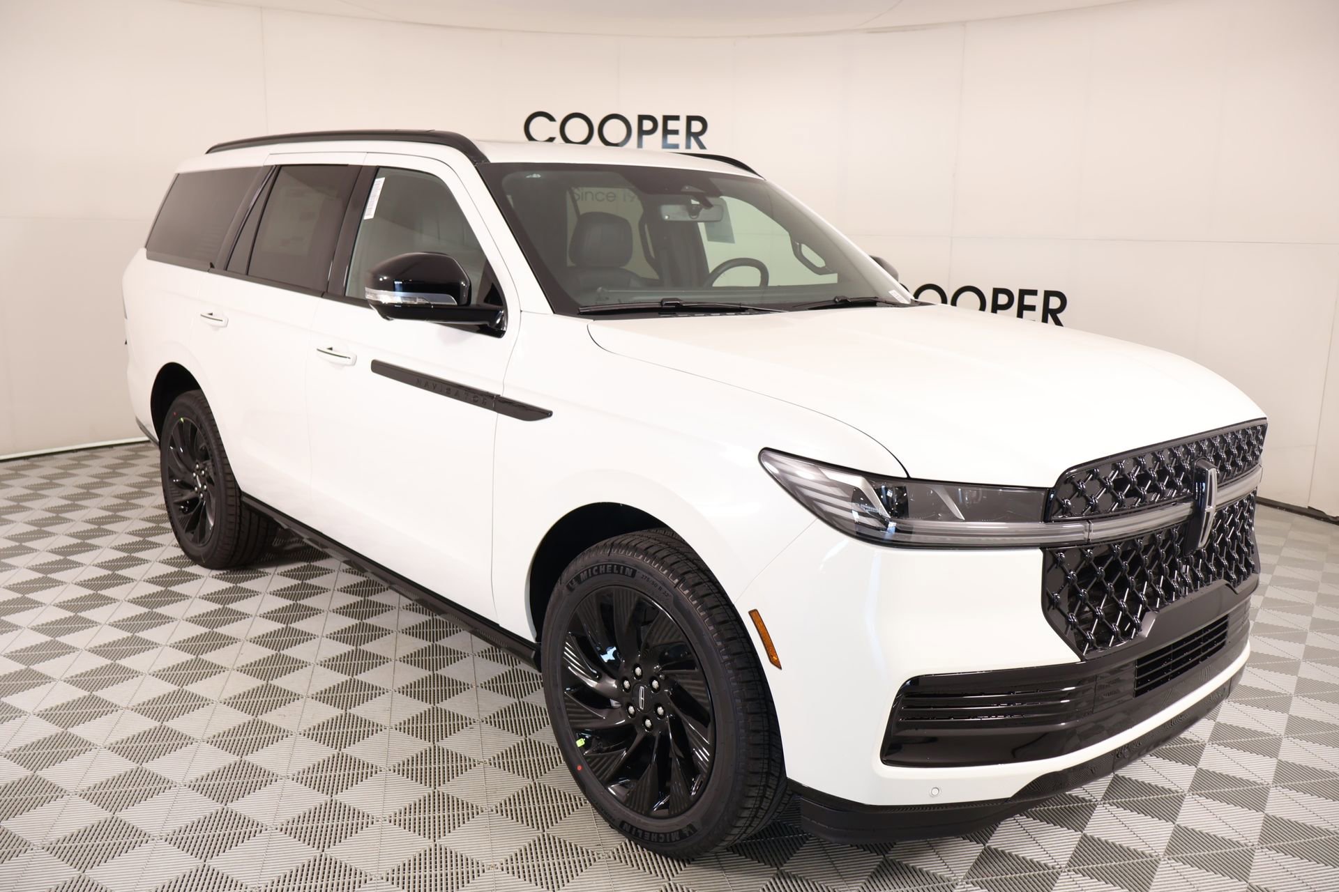 New 2026 Lincoln Navigator Reserve AWD/4WD image 1