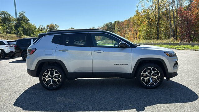 Certified 2025 Jeep Compass Limited AWD/4WD image 5