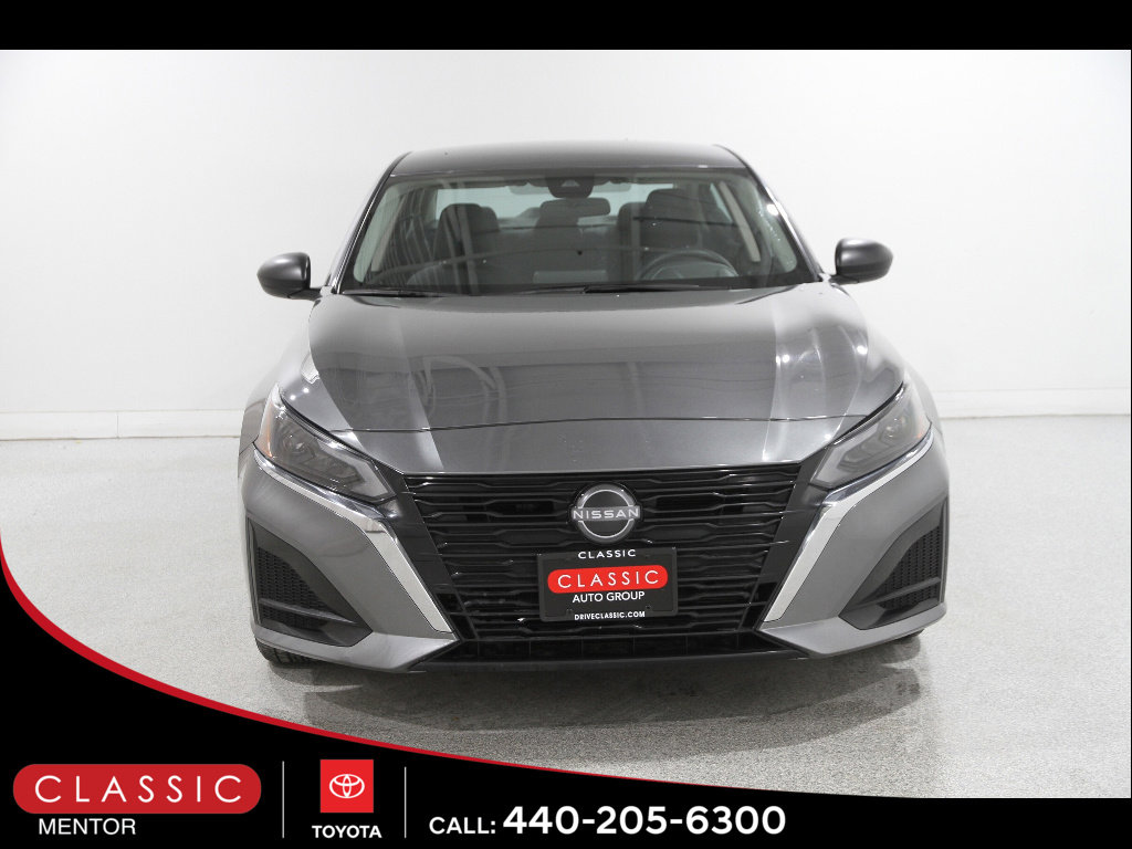 Used 2024 Nissan Altima 2.5 SV image 2