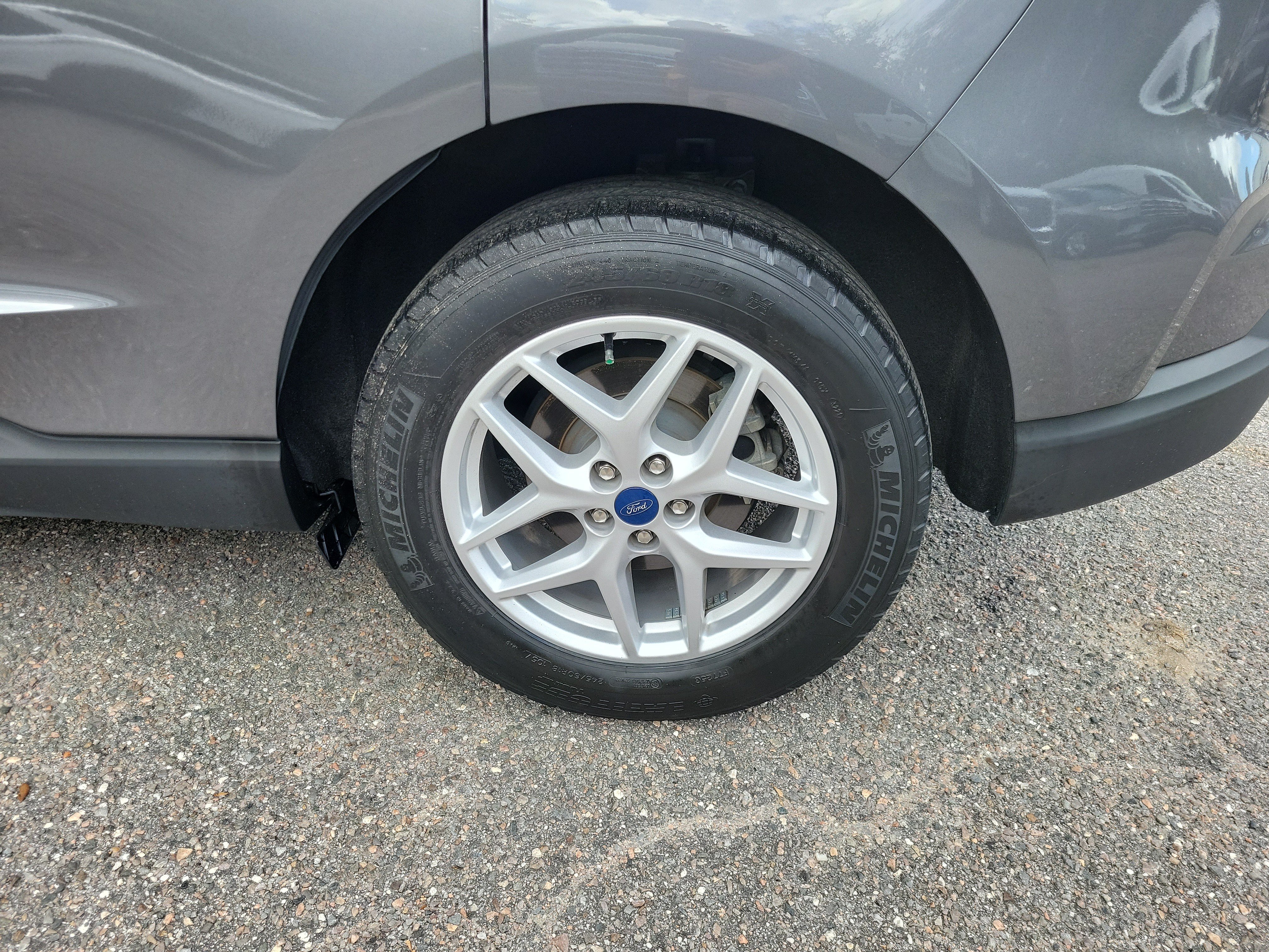 Used 2021 Ford Edge SE FWD image 5