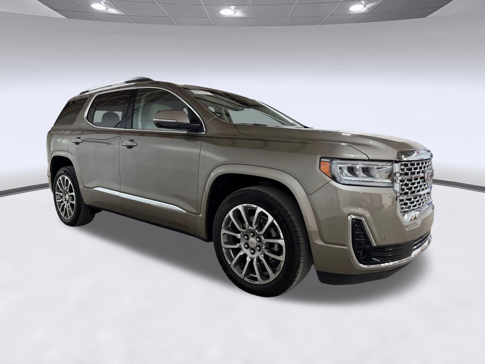 Used 2023 GMC Acadia Denali w/ Denali Ultimate Package AWD/4WD image 7