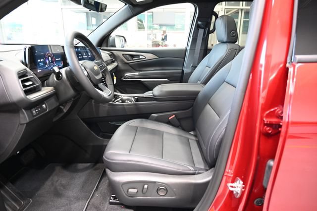 New 2027 Chevrolet Traverse LT w/ Sun and Wheel Package FWD image 9