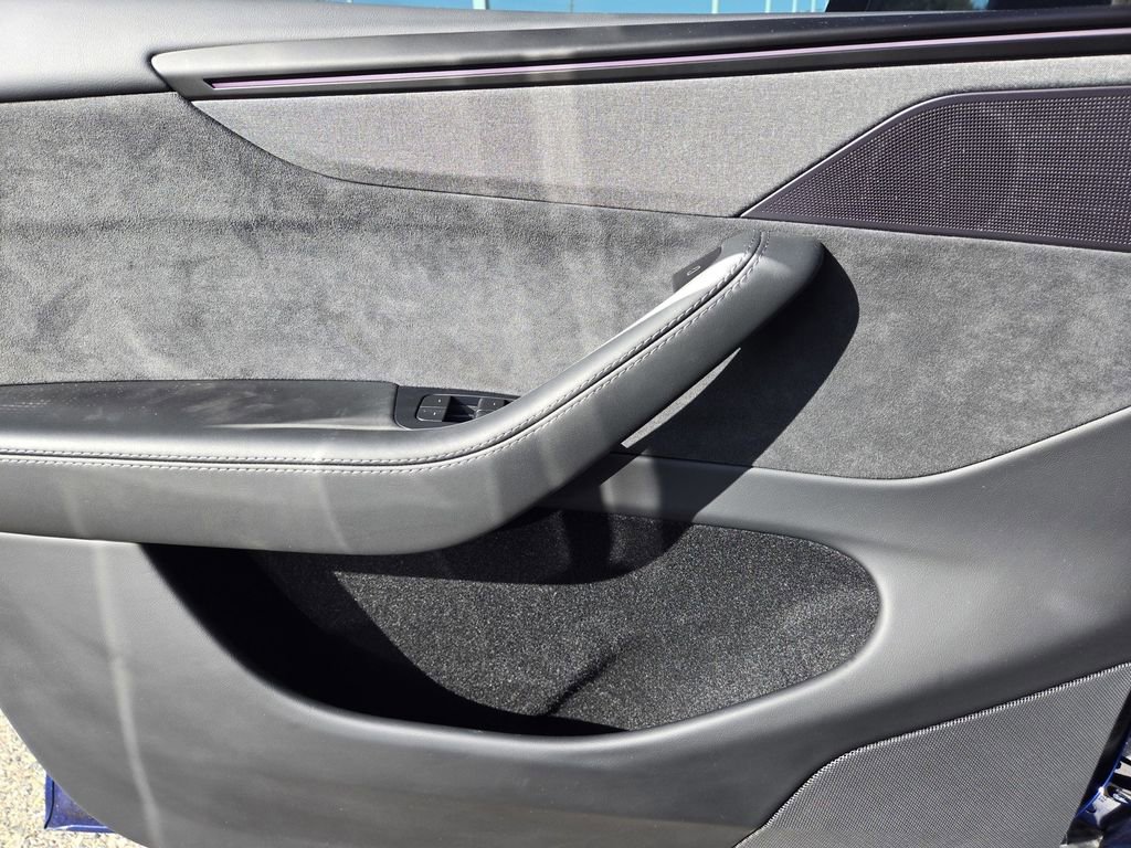 Used 2026 Tesla Model Y 2WD image 19