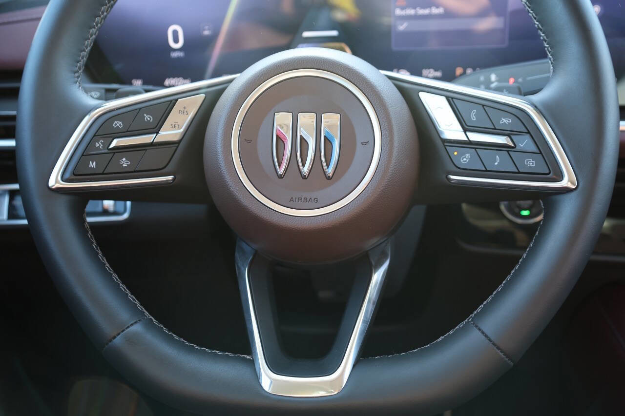 Used 2025 Buick Envision Sport Touring image 18