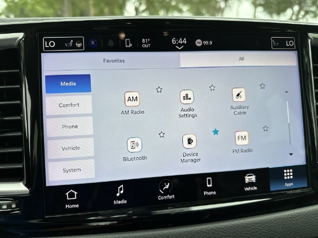 Used 2023 Chrysler Pacifica Touring-L FWD image 18
