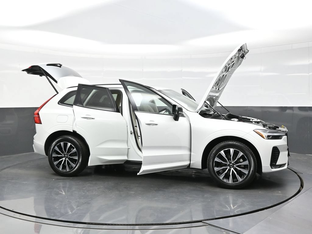 Used 2024 Volvo XC60 B5 Core w/ Protection Package Premier AWD/4WD image 42