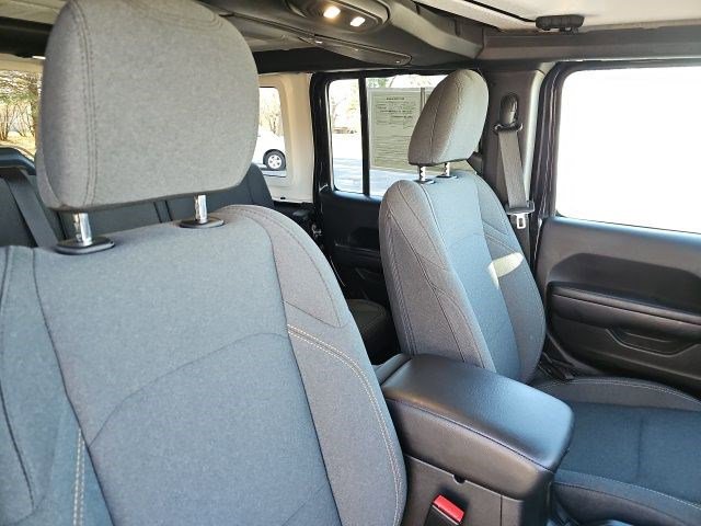 Used 2024 Jeep Wrangler Willys image 12