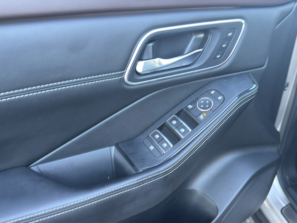 Certified 2021 Nissan Rogue Platinum FWD image 21