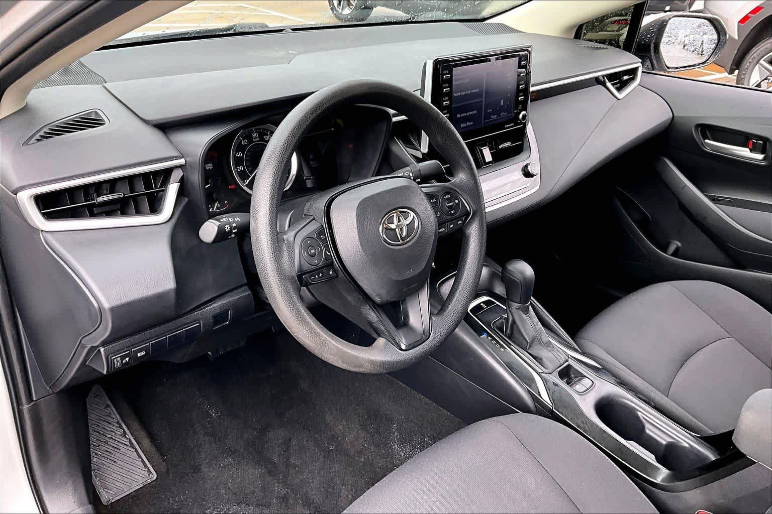 Used 2021 Toyota Corolla LE FWD image 16