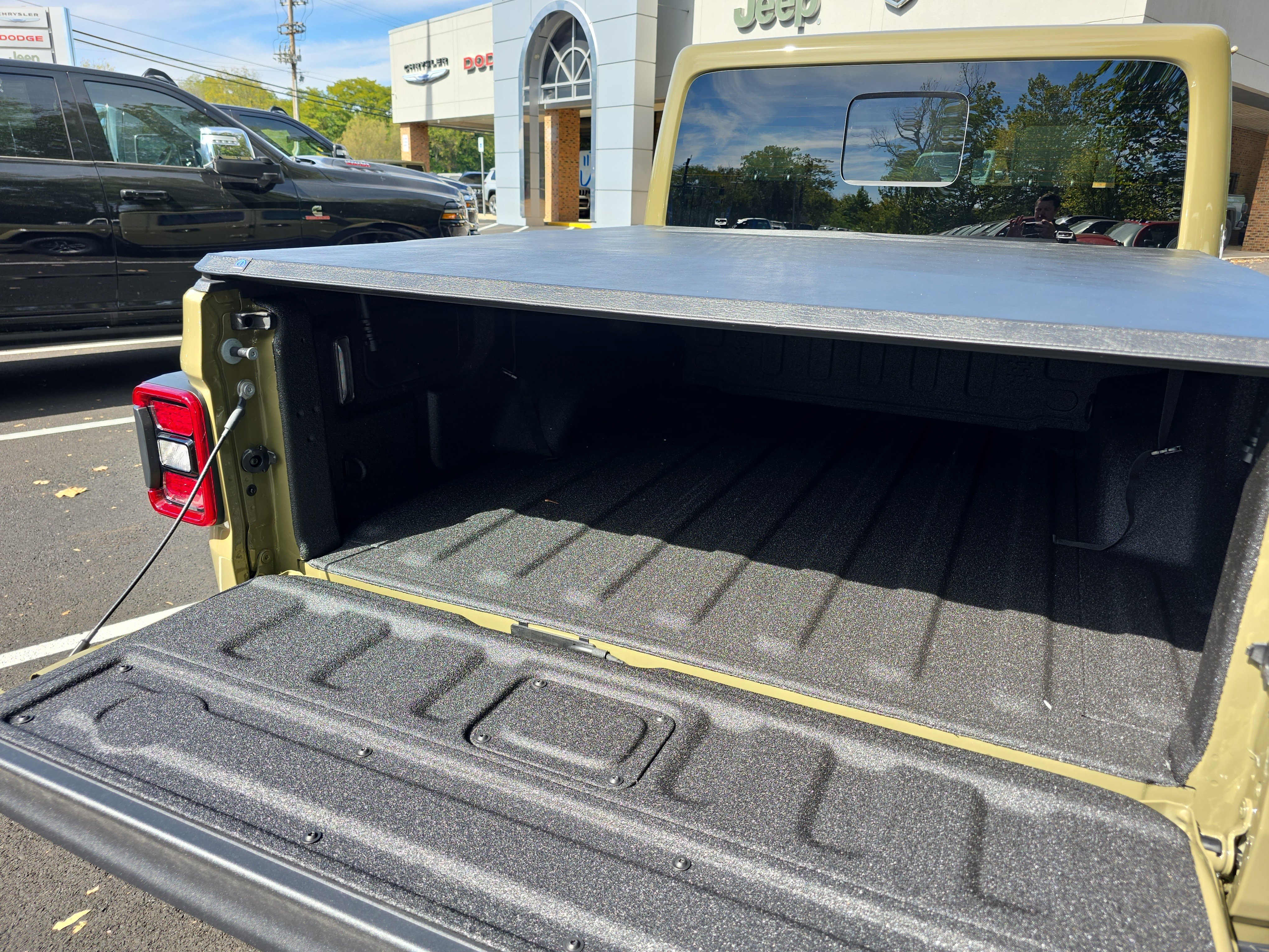 New 2025 Jeep Gladiator Mojave image 31