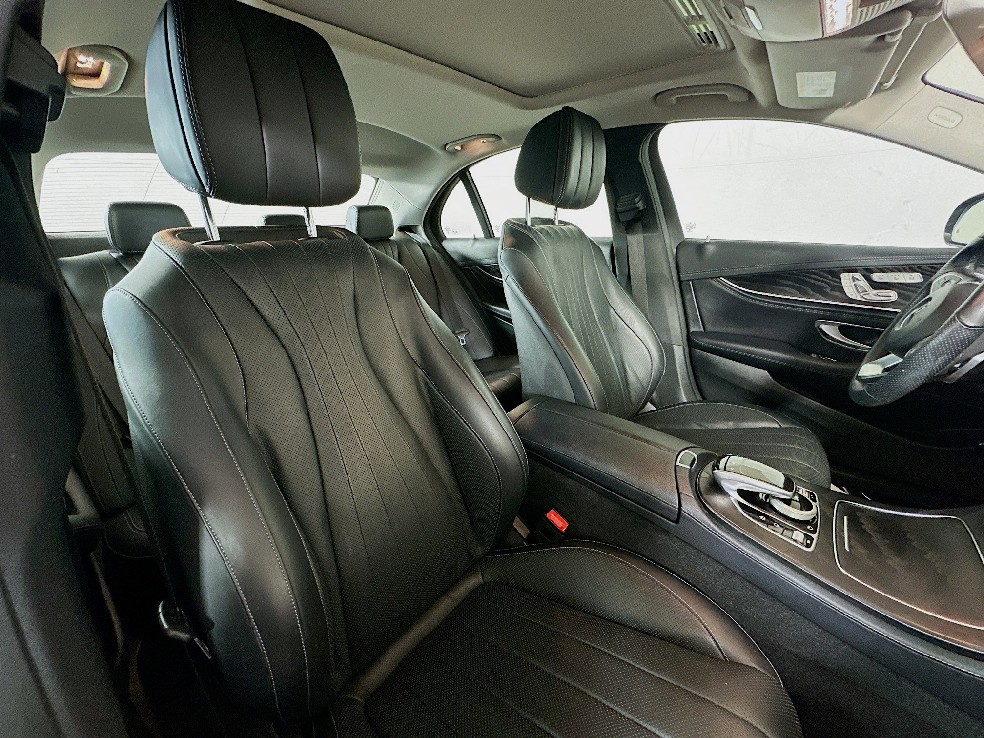 Used 2018 Mercedes-Benz E 300 4MATIC image 29