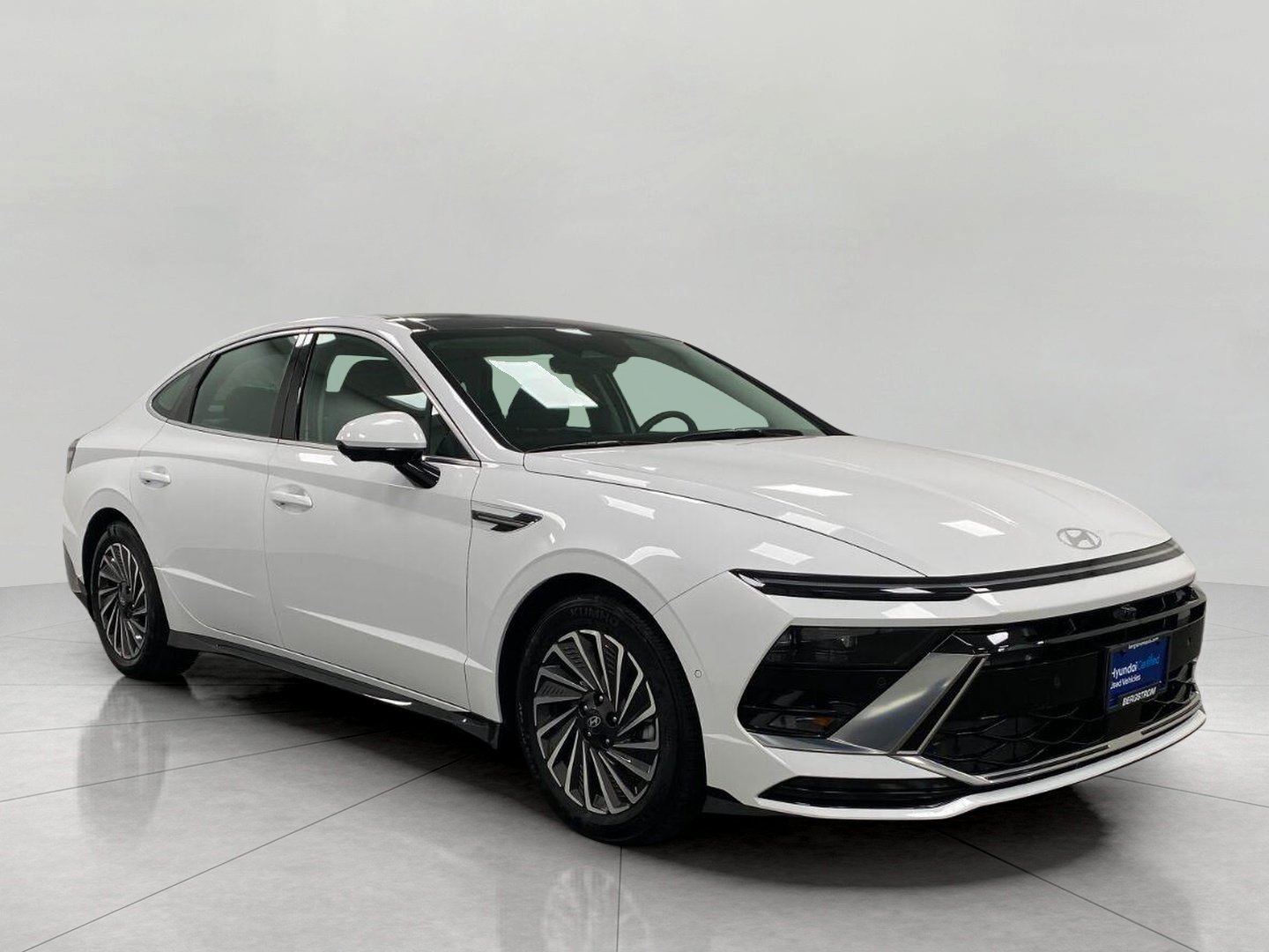 Certified 2025 Hyundai Sonata Limited FWD image 1