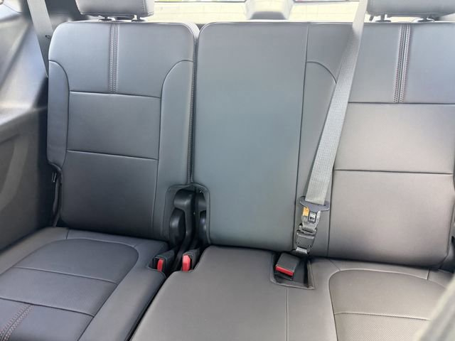 Used 2023 Chevrolet Traverse RS FWD image 20
