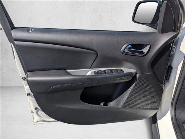 Used 2019 Dodge Journey SE image 21