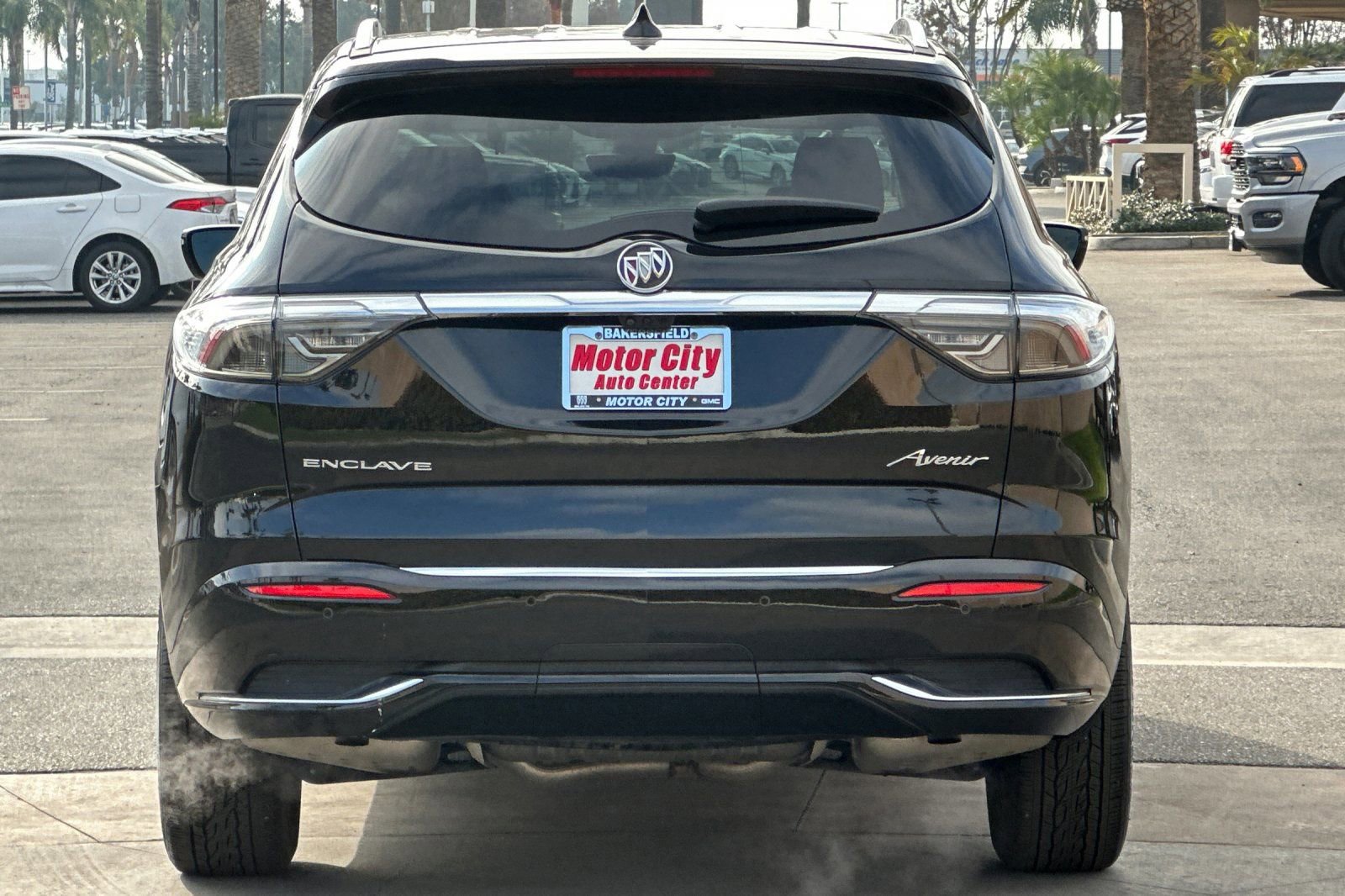 Certified 2023 Buick Enclave Avenir image 5