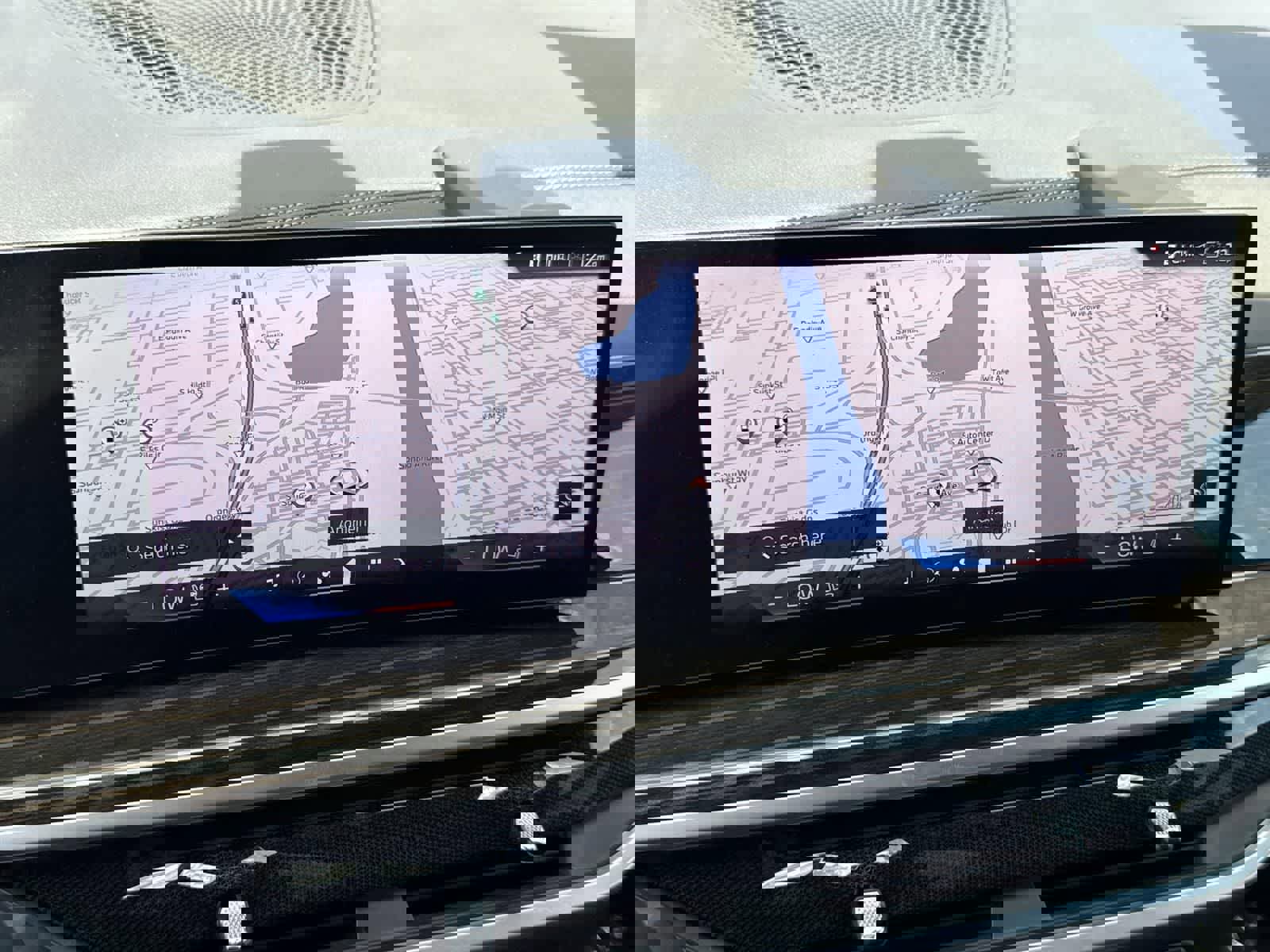 Used 2024 BMW X5 xDrive50e image 13