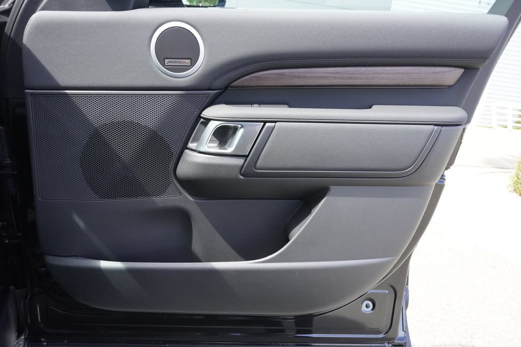 New 2026 Land Rover Discovery S AWD/4WD image 21