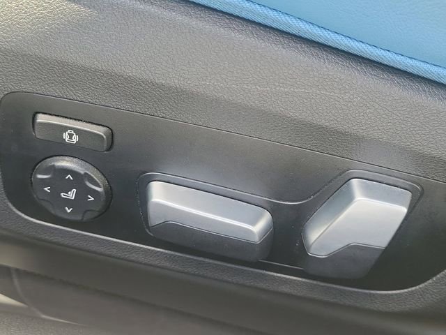 Used 2021 BMW M4 Coupe w/ Executive Package RWD image 22