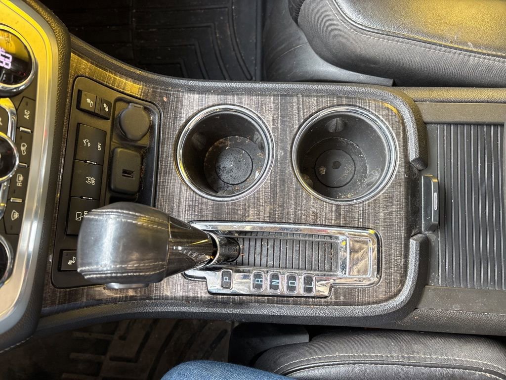 Used 2015 GMC Acadia SLT image 35