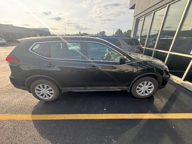 Used 2018 Nissan Rogue S AWD/4WD image 10