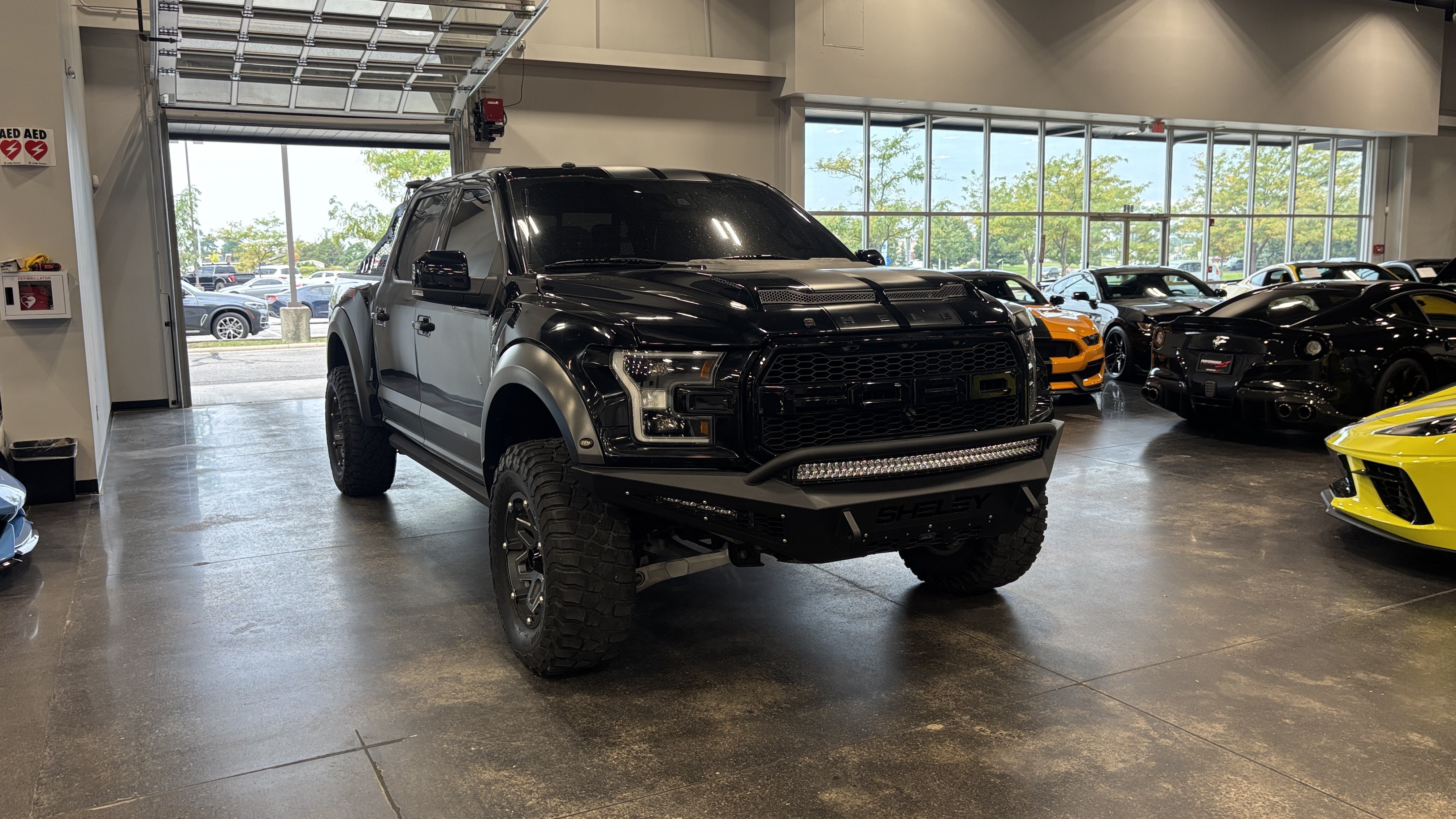Used 2018 Ford F150 Raptor w/ Equipment Group 802A Luxury AWD/4WD image 2