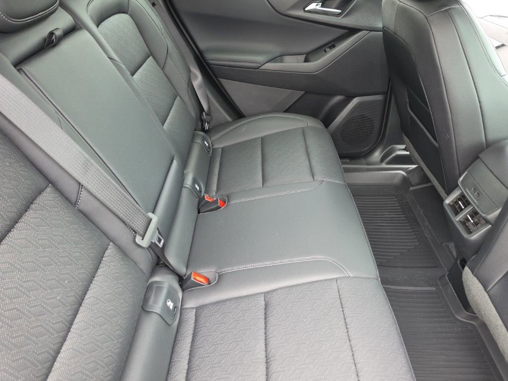 Used 2026 Chevrolet Equinox LT w/ Convenience Package II image 23