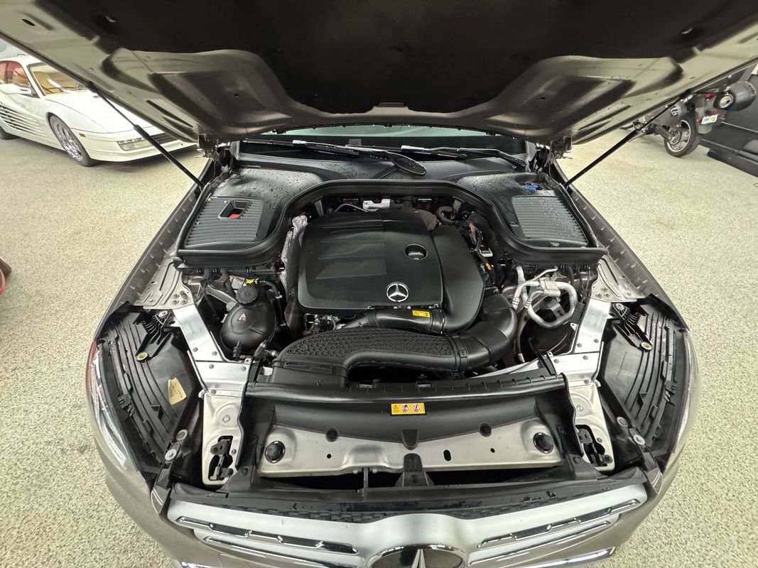 Used 2021 Mercedes-Benz GLC 300 4MATIC image 40