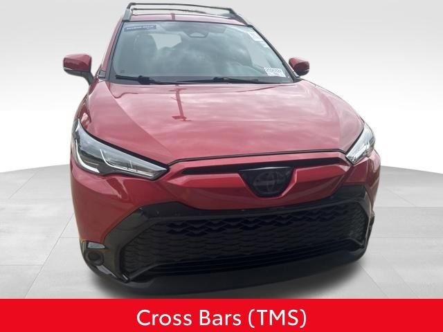 Used 2024 Toyota Corolla Cross SE image 2