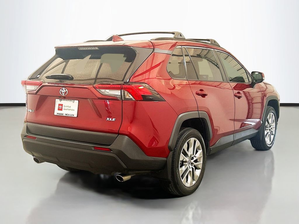 Used 2023 Toyota RAV4 XLE Premium FWD image 4