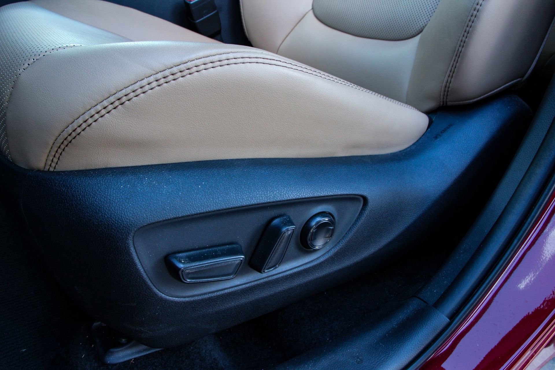 Used 2024 Toyota RAV4 Limited image 15