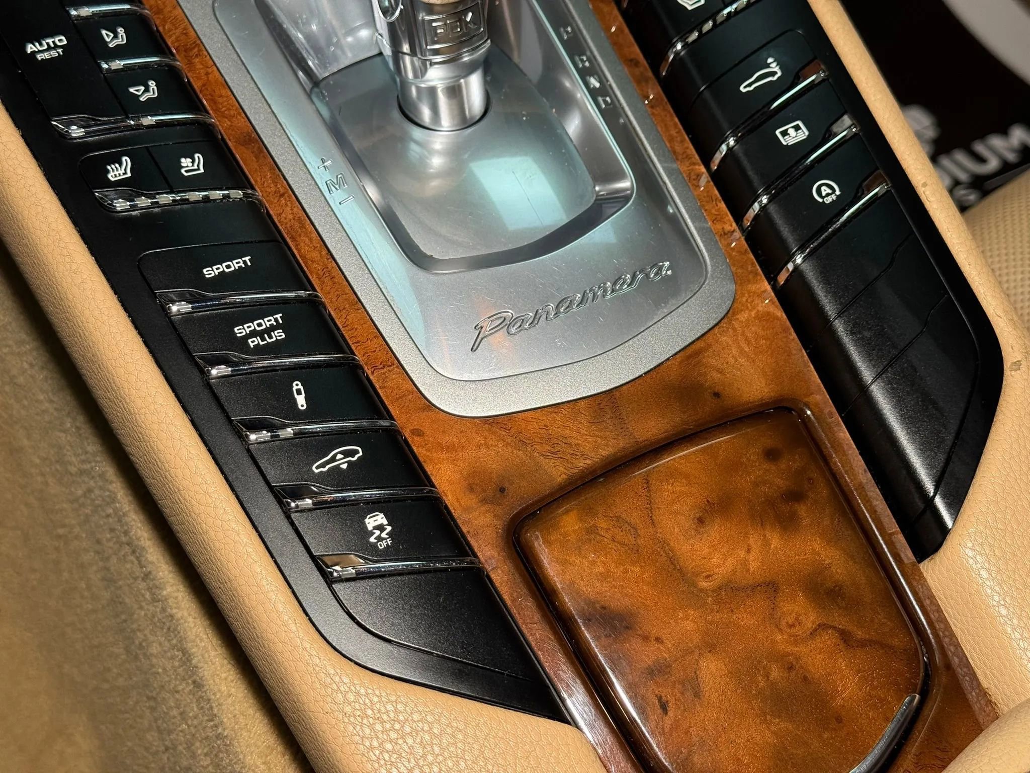 Used 2012 Porsche Panamera S image 49