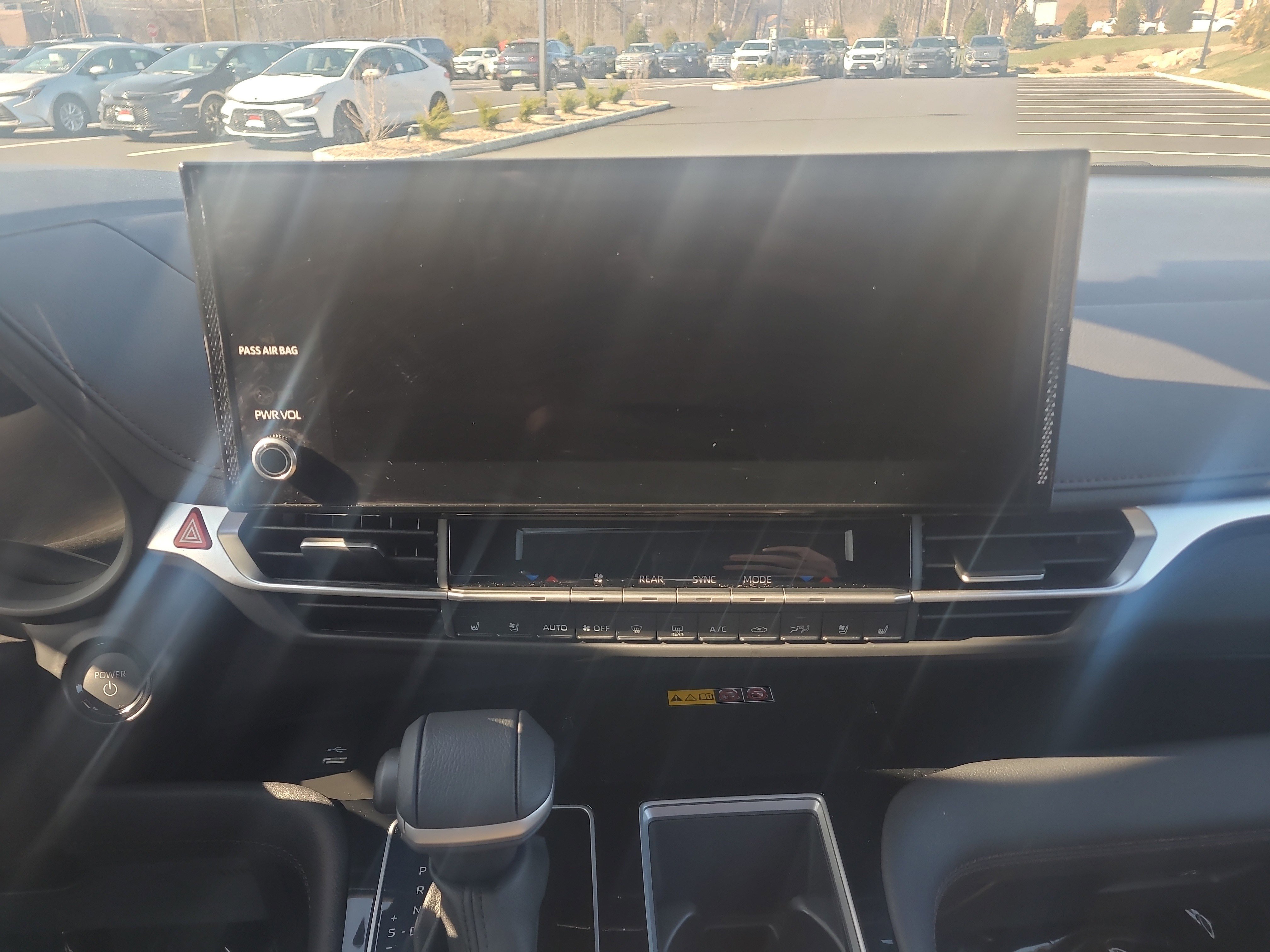 Used 2025 Toyota Sienna Limited image 21