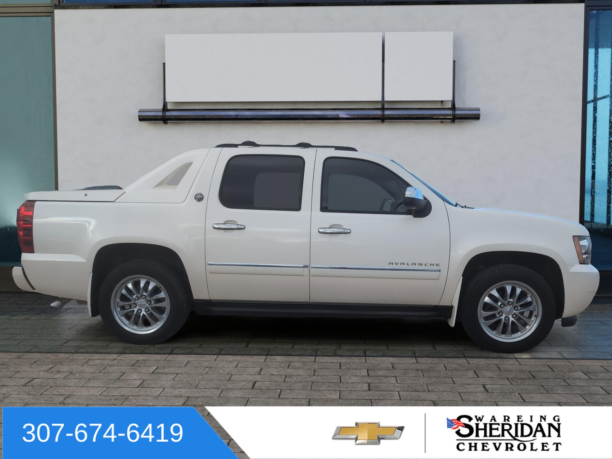 Used 2013 Chevrolet Avalanche LTZ AWD/4WD image 3