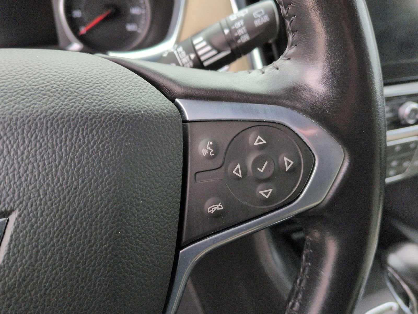 Used 2022 Chevrolet Traverse LT w/ LPO, Cargo Package image 28