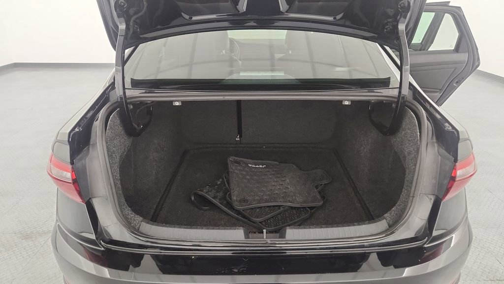Used 2021 Volkswagen Jetta R-Line image 23