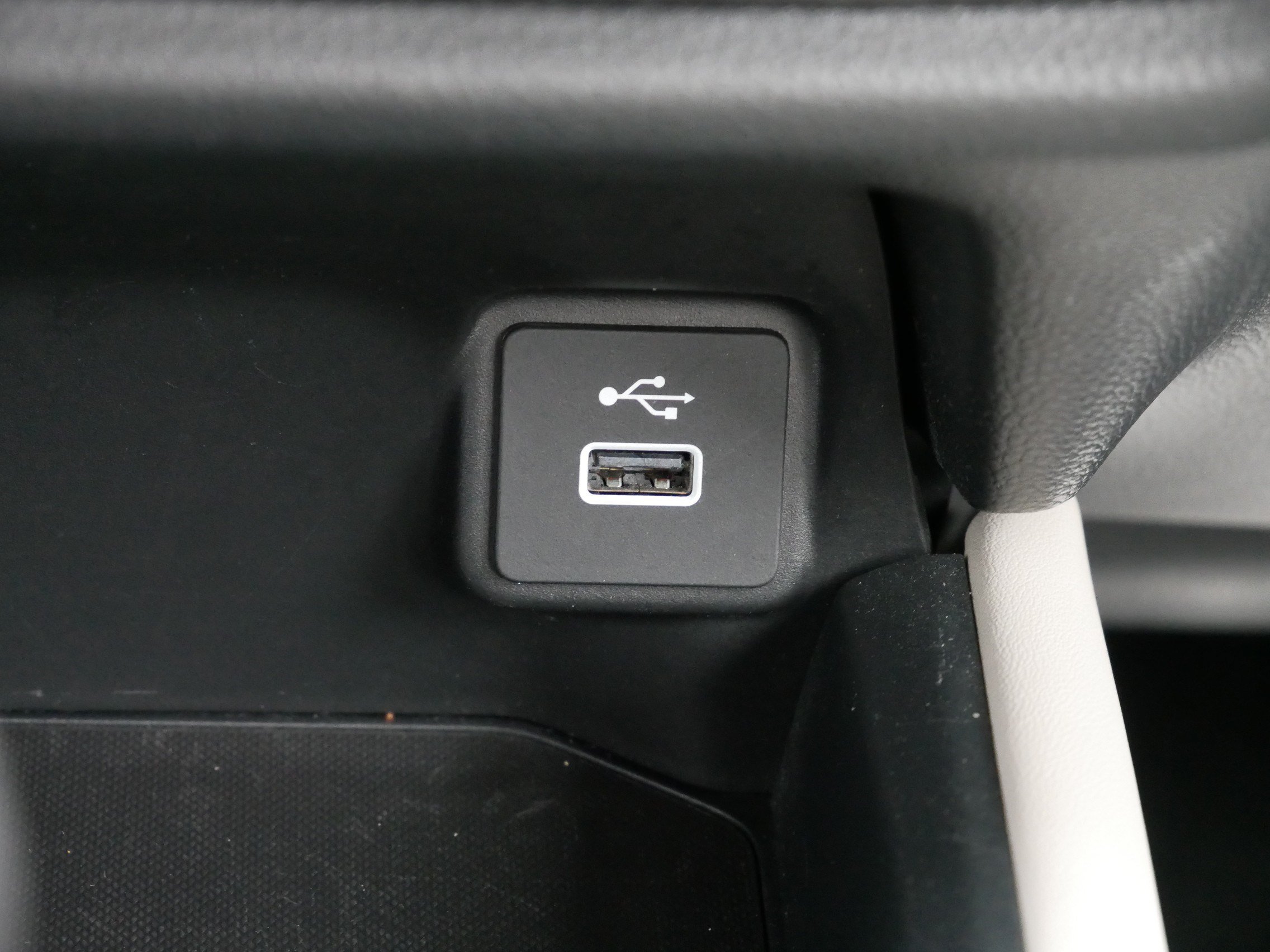 Certified 2023 Honda HR-V LX image 33