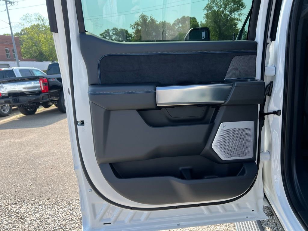 New 2025 Ford F250 Platinum image 16