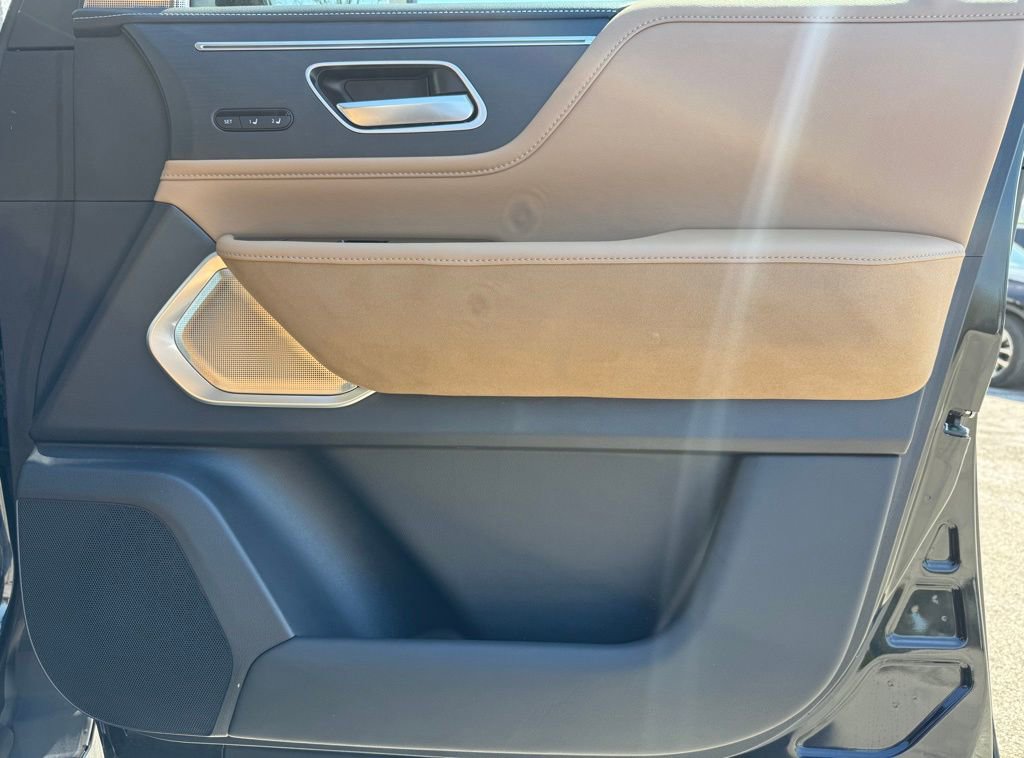 Used 2025 INFINITI QX80 Sensory AWD/4WD image 27