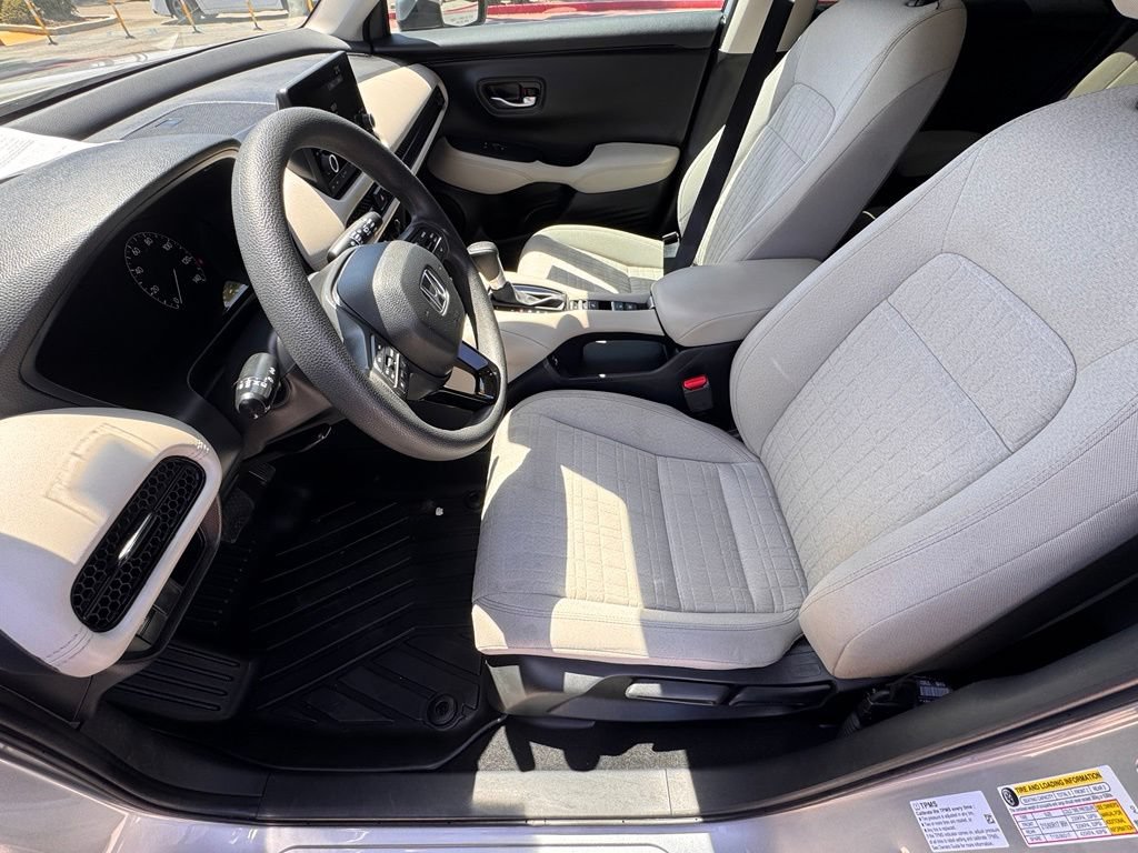 Used 2023 Honda HR-V LX image 11