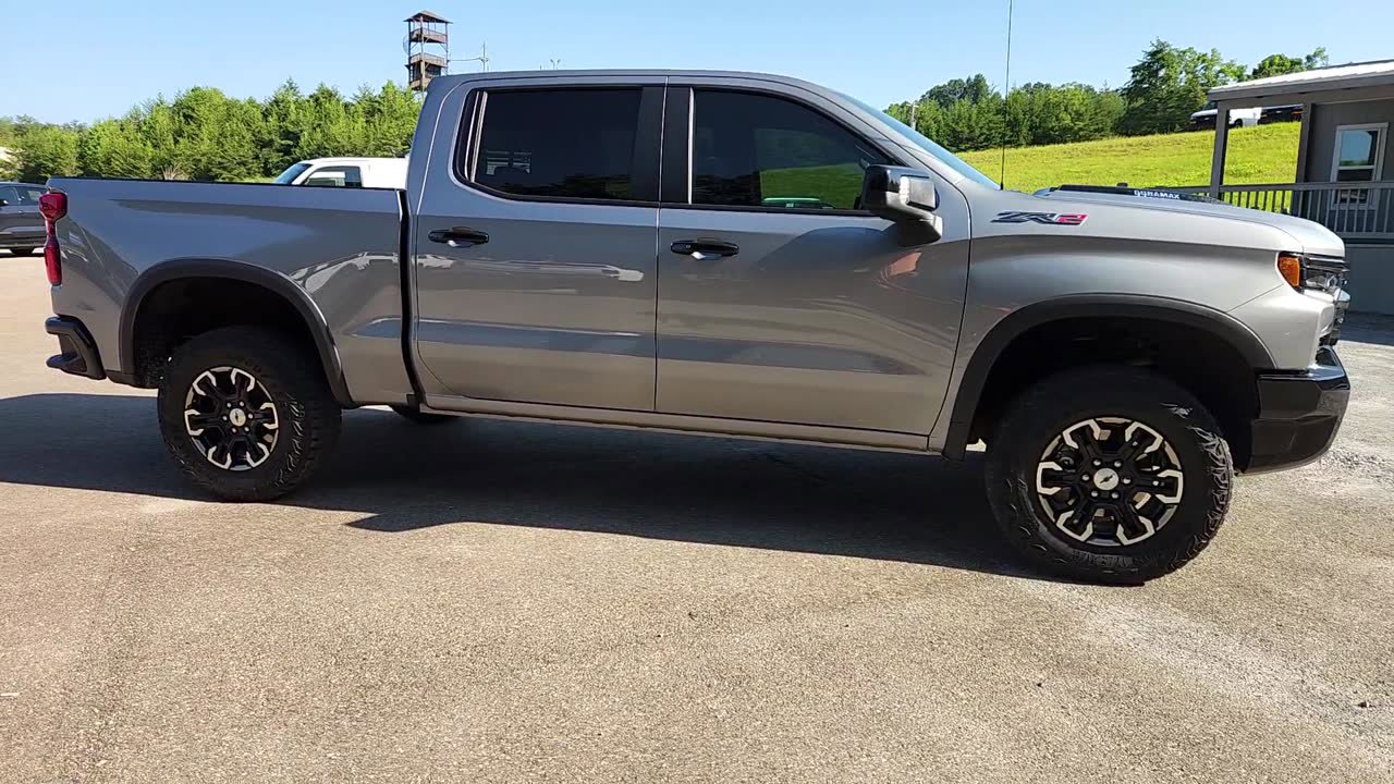 Used 2024 Chevrolet Silverado 1500 ZR2 w/ Technology Package image 10