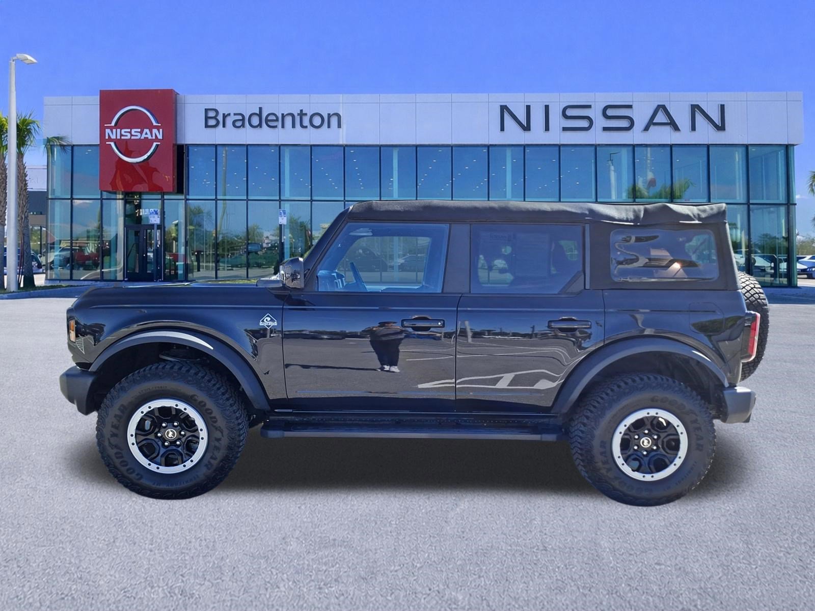 Used 2023 Ford Bronco Outer Banks w/ Sasquatch Package image 8