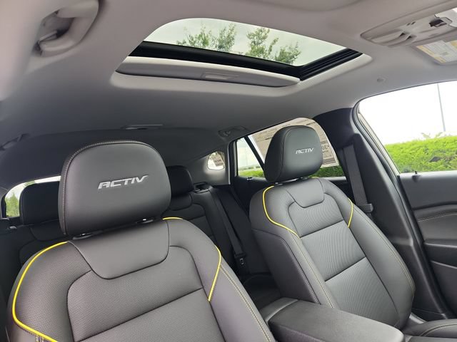 New 2026 Chevrolet Trax ACTIV w/ Sunroof Package FWD image 15