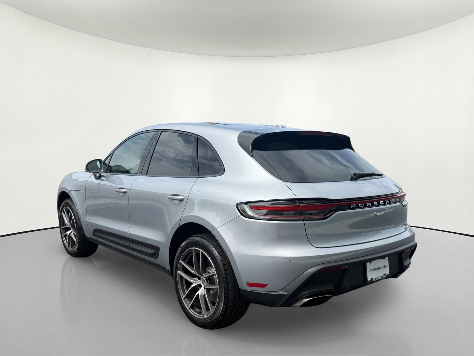 New 2026 Porsche Macan AWD/4WD image 3