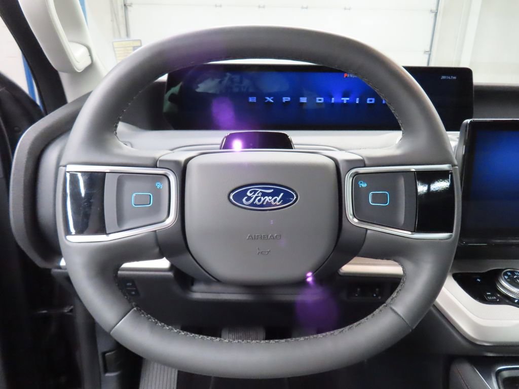 Used 2025 Ford Expedition Active image 53