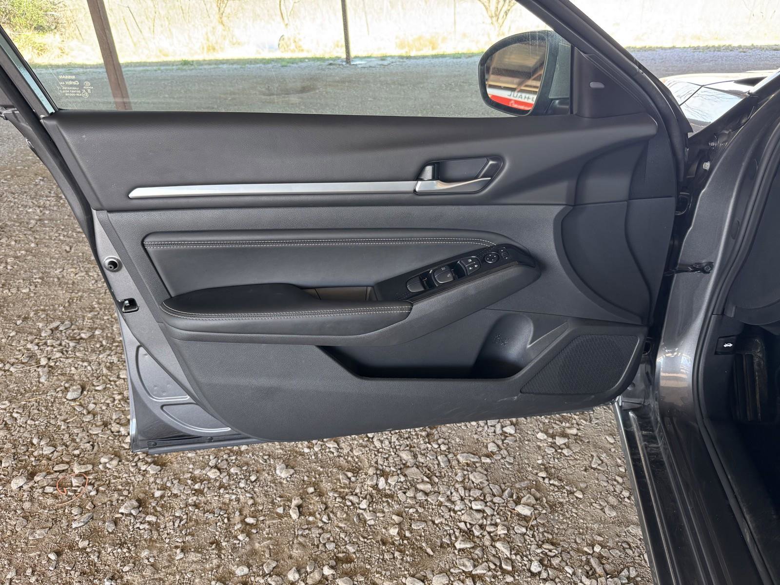 Used 2023 Nissan Altima 2.5 SV w/ SV Premium Package image 23