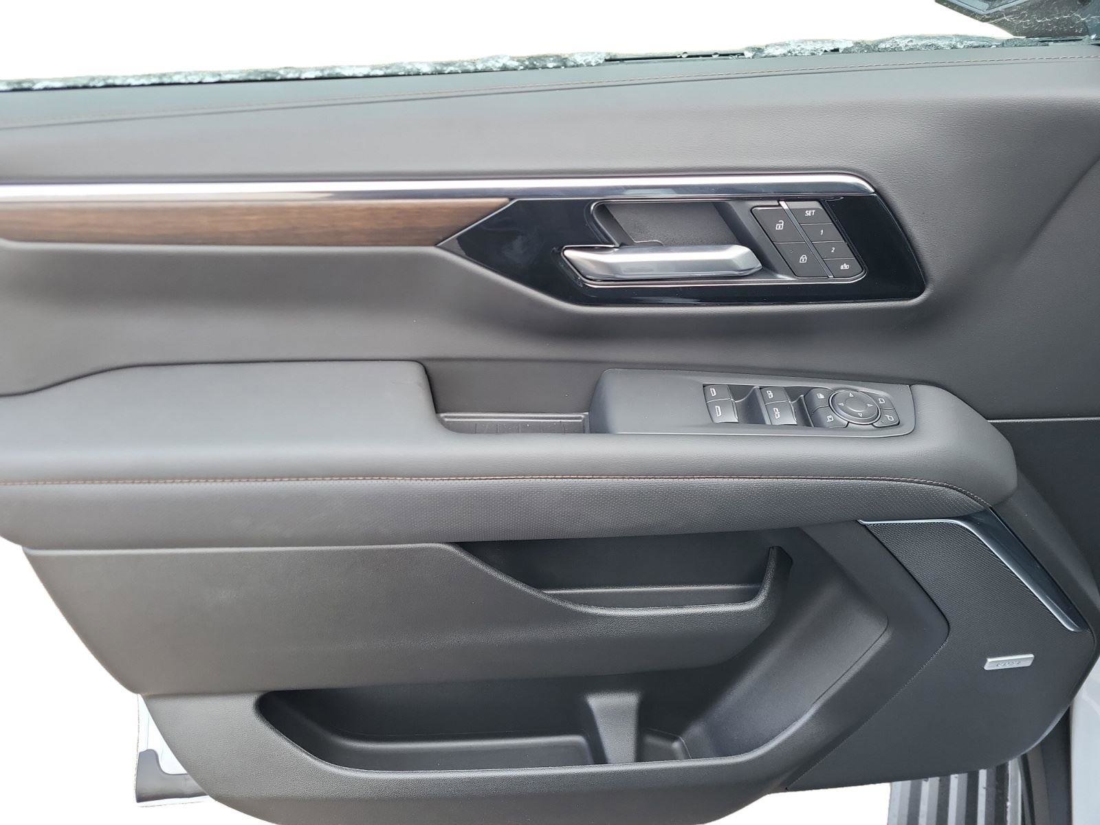 New 2026 Chevrolet Suburban High Country image 9