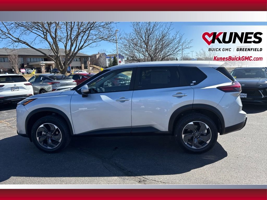 Used 2025 Nissan Rogue SV AWD/4WD image 9