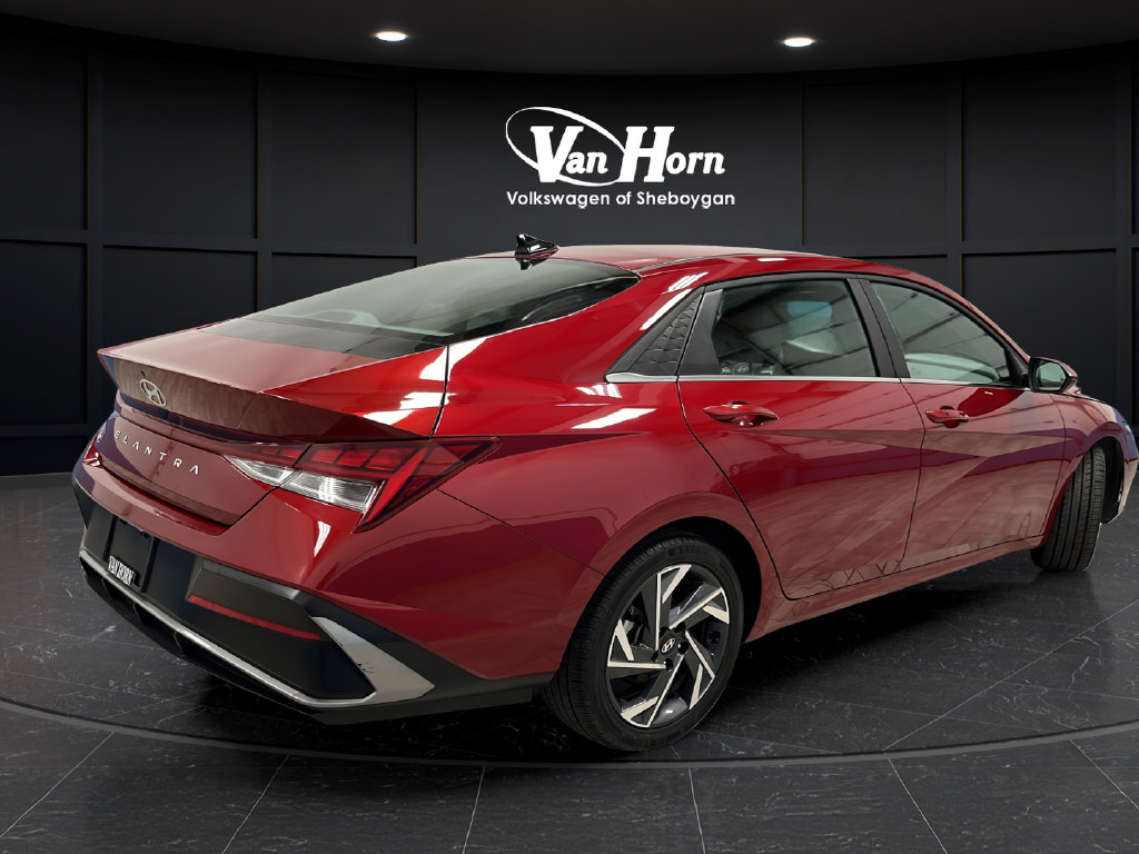 Used 2025 Hyundai Elantra SEL FWD image 7